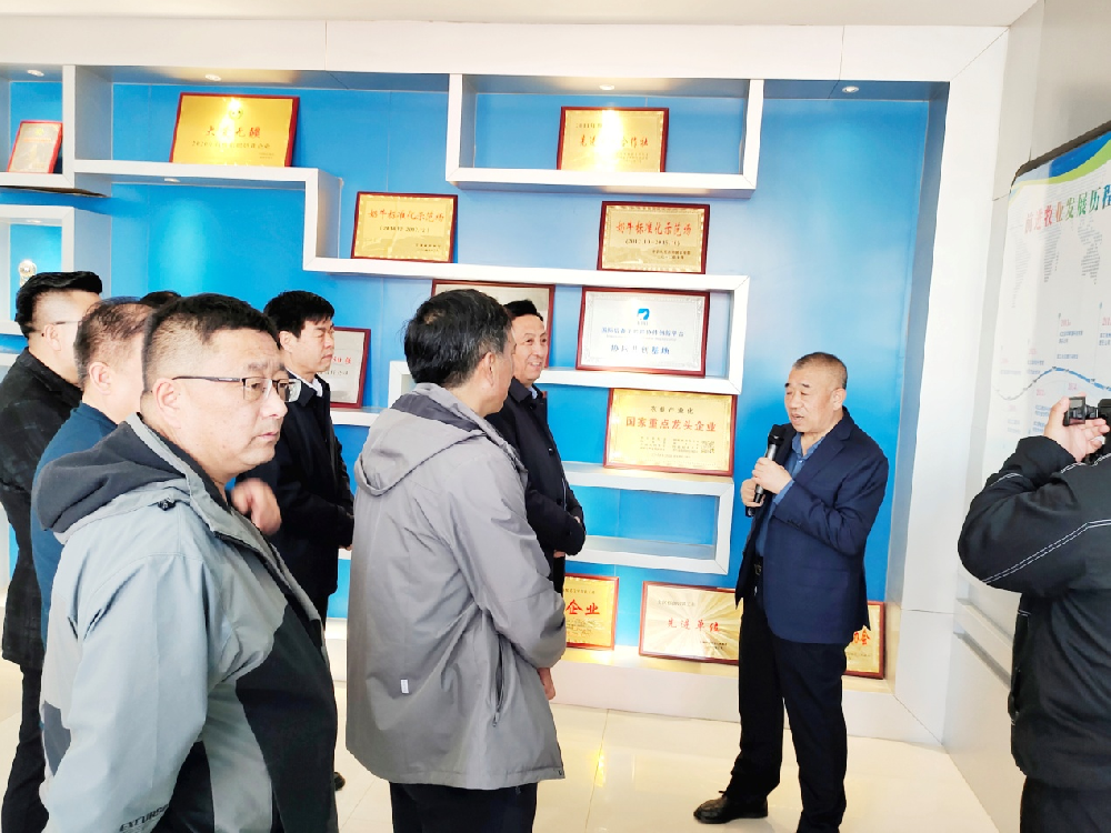 青海省政协调研组赴游艇会yth0008集团调研指导工作