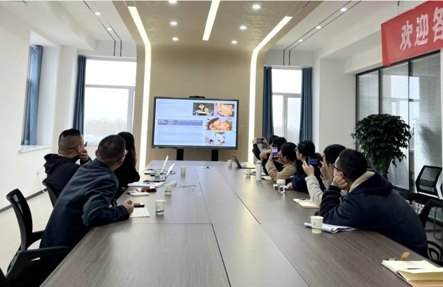 意大利SACCO公司专家到游艇会yth0008集团传祁甘味乳业交流洽谈