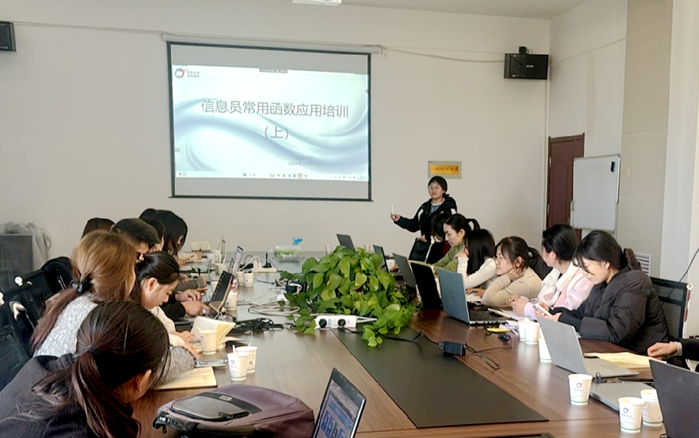 甘肃游艇会yth0008牧业开展信息员培训