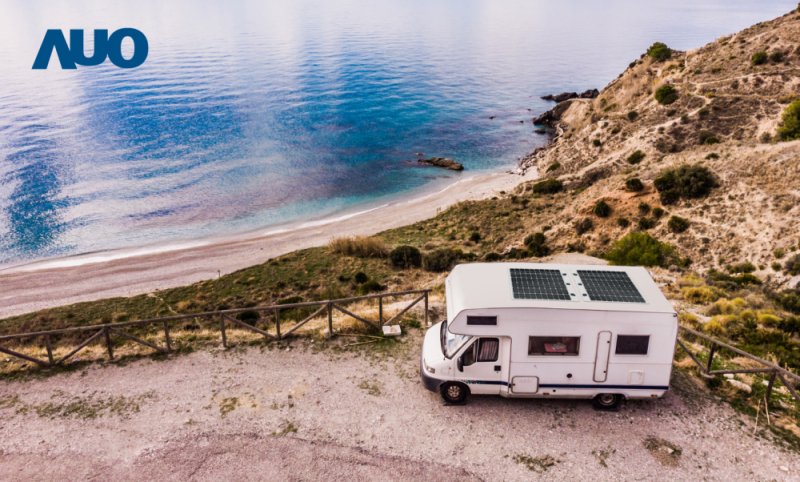 「可撓輕量化太陽光電板SunCurva」使用輕量特殊耐候型複合板取代傳統太陽能板的玻璃前板，不僅降低70%重量，每米平方僅3Kg；具有抗衝擊性能及通過電磁相容性測試，可應用於交通運輸工具，如露營車、遊艇等